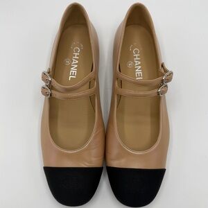 NEW NIB Chanel Beige Black Bicolor CC logo Cap Toe Mary Jane Buckle Ballet Flats